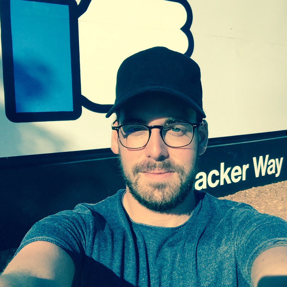 simon briquet-loggia portrait